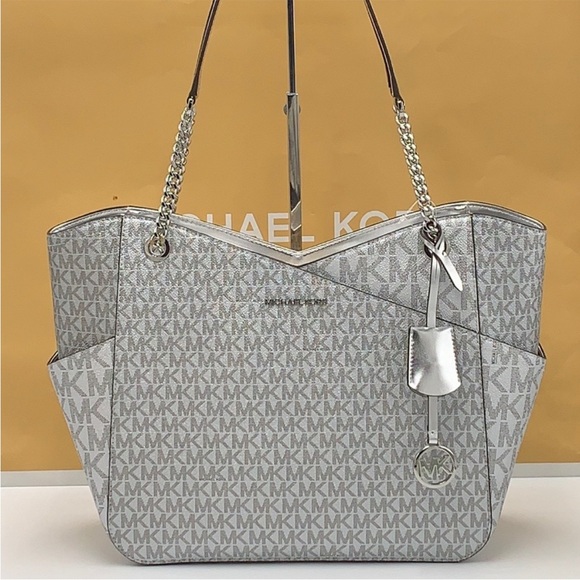 Michael Kors Jet Set Travel Large Chained Tote
Shoulder Bag MK
Silver - Picture 14 of 15